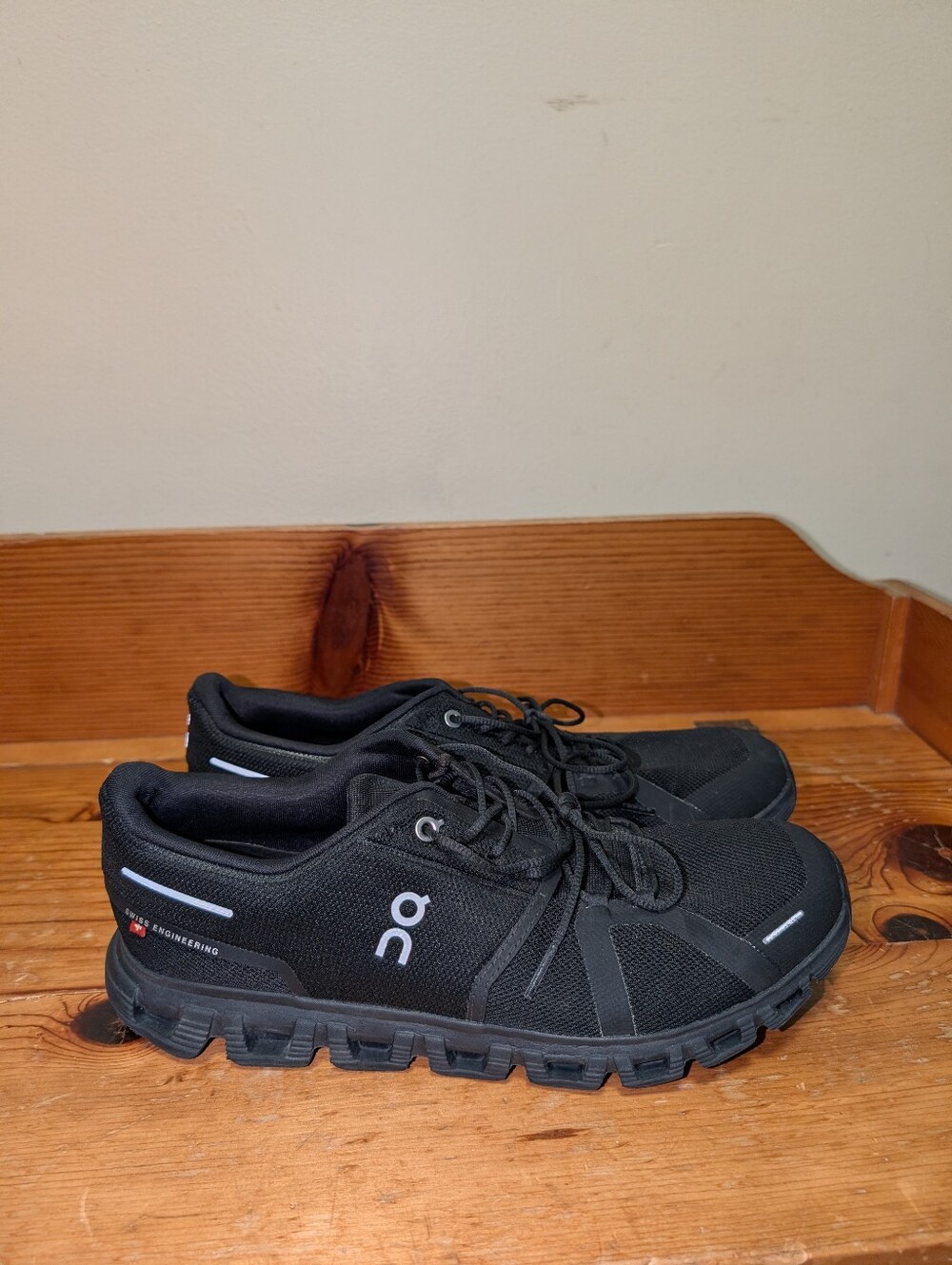 On Running Cloud 6 Men’s 10.5 Triple Black Running Shoes